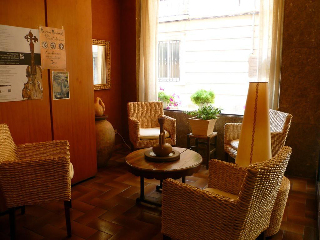 Hotel Pradas ฮากา ภายนอก รูปภาพ