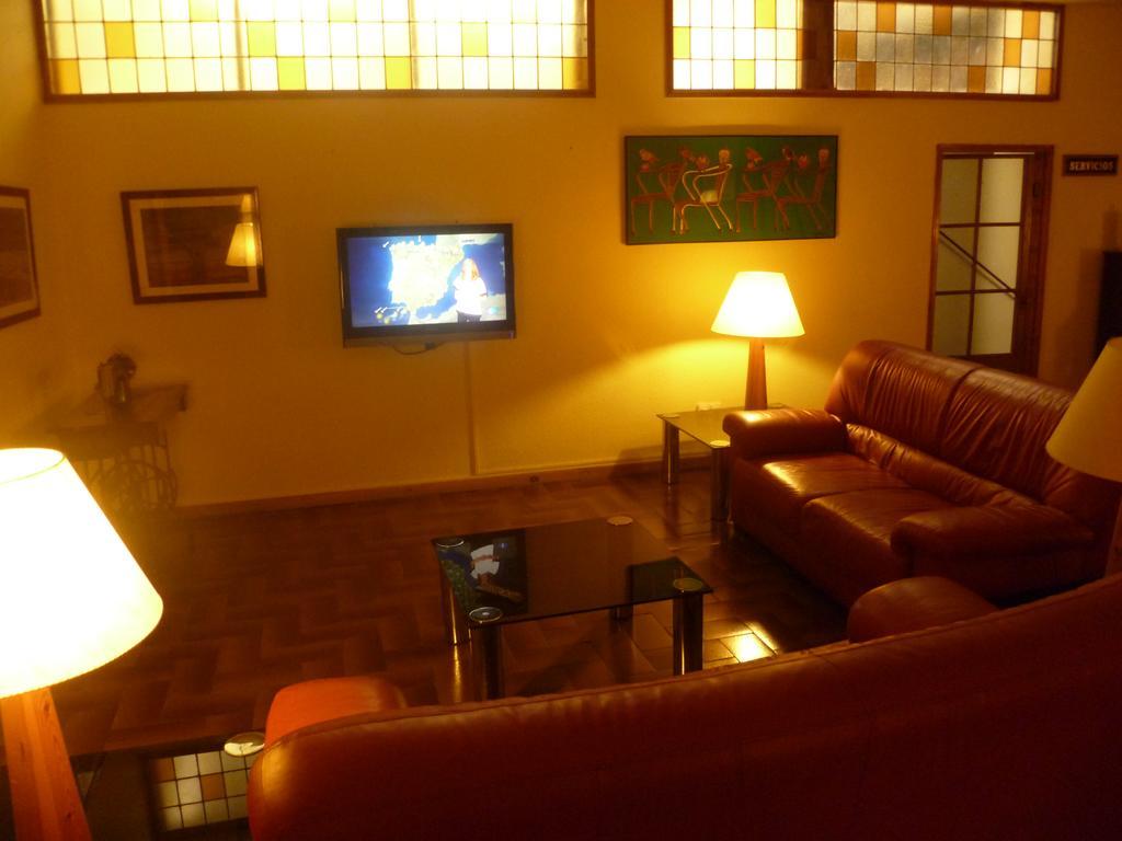 Hotel Pradas ฮากา ภายนอก รูปภาพ